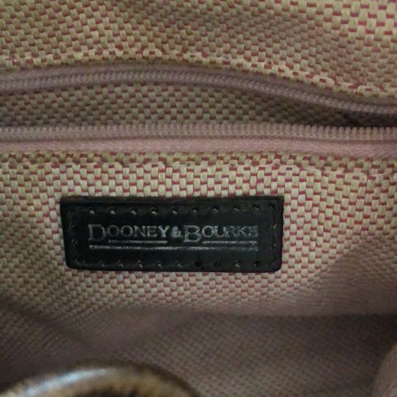 Dooney & Bourke bucket bag - Picture 4 of 11